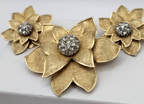 Coro Harlequin Duette green and clear rhinestone brooch