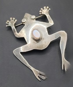Sterling silver frog brooch with genuine opal center stone